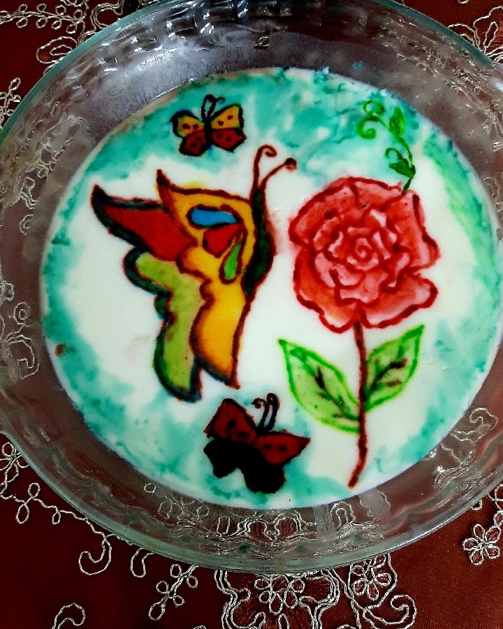 عکس نقاشی روی دسر پاناکوتا