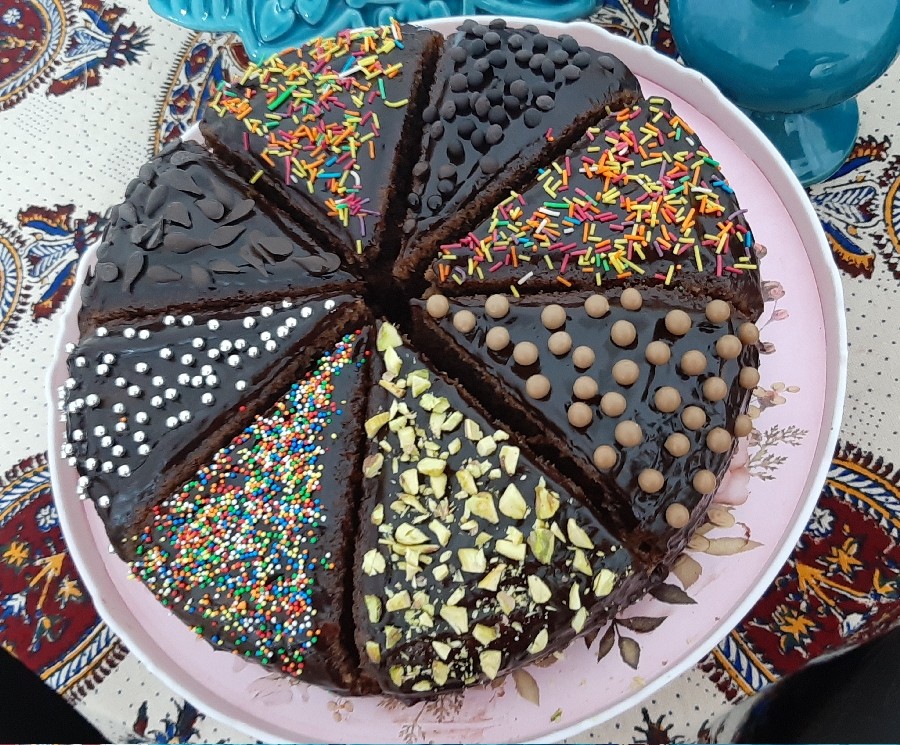 عکس کیک شکلاتی با روکش میندلا