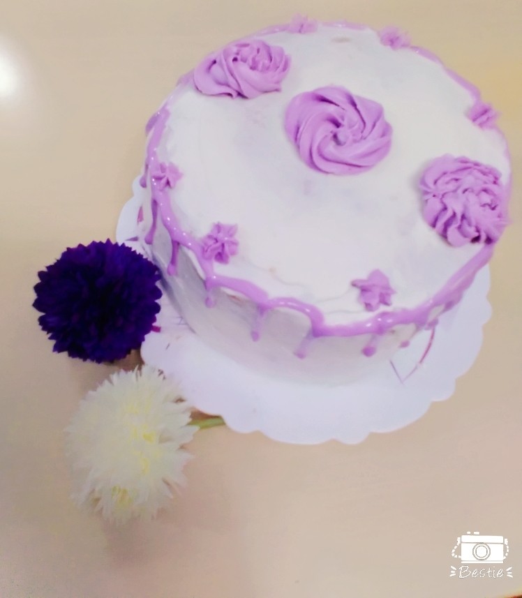 عکس اولین خامه کشی کیک من...
ممنون از آموزشهای خانوم خدمتی