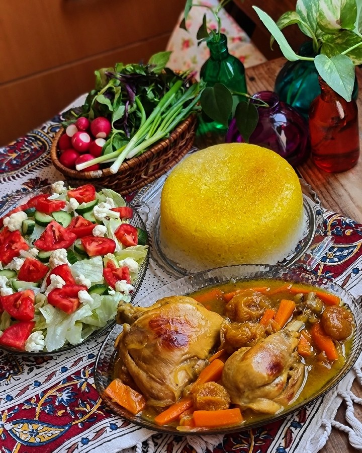 عکس خوراک مرغ با آلو و هویج