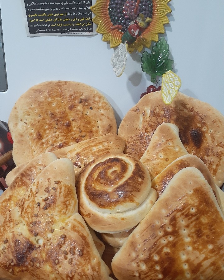 عکس نون شیرمال در ابعاد مختلف