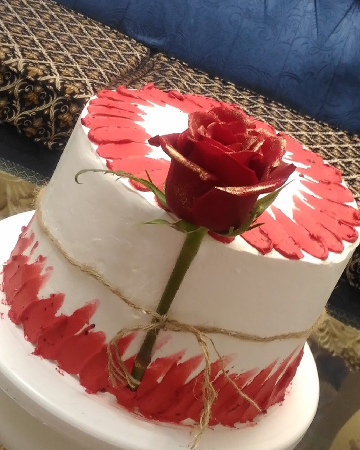 اولین کیک تولد همسرم 
سایت مستدام تاج سر 