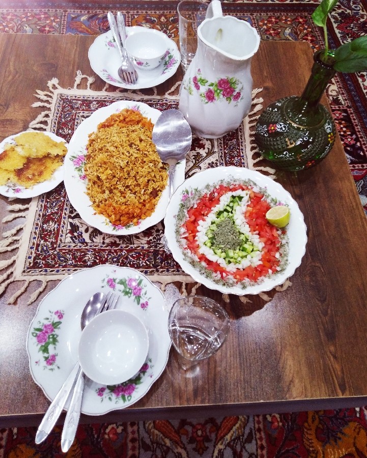 کلم پلو شیرازی. سالادشیرازی
