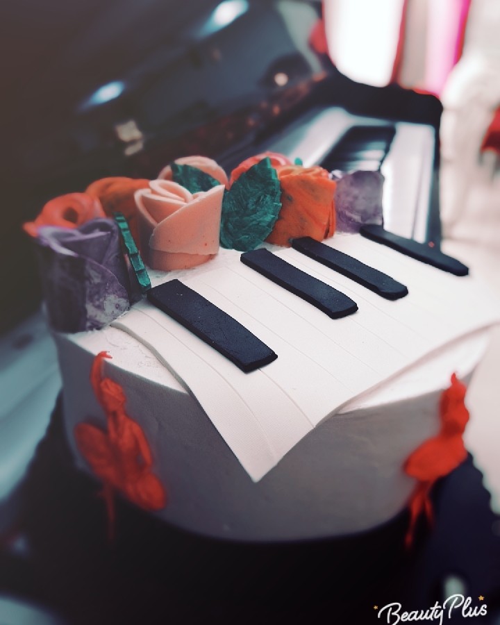 عکس کیک پیانو و بالرین