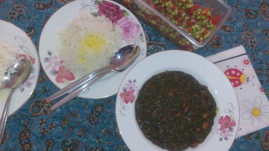قرمه سبزی+سالاد شیرازی