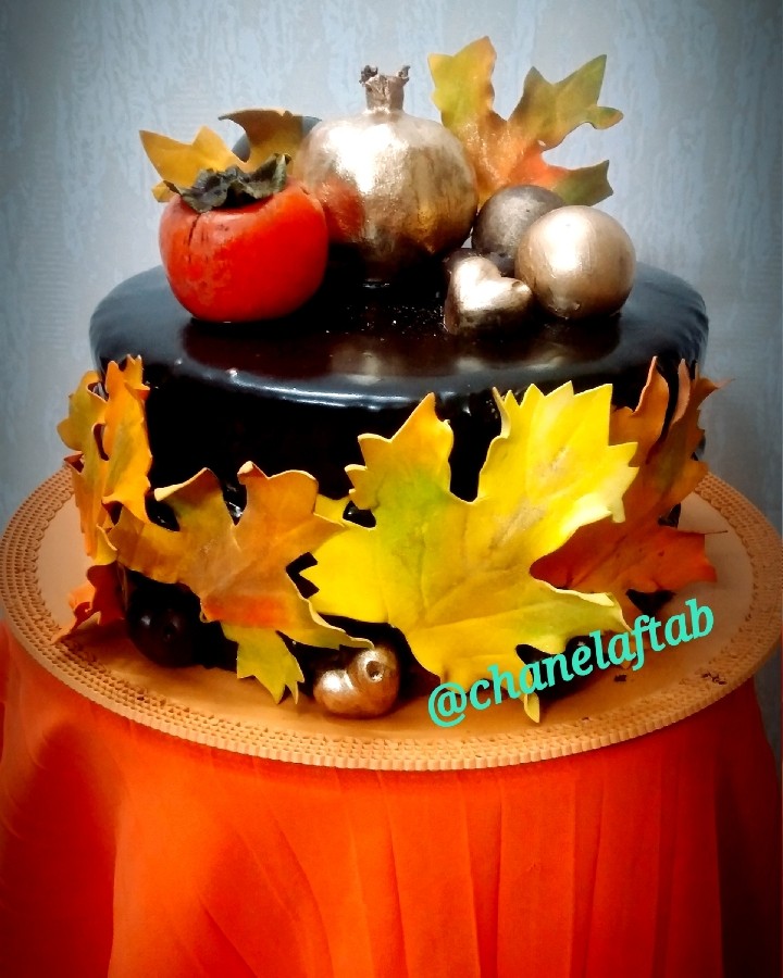 کیک پاییزی با روکش گاناش