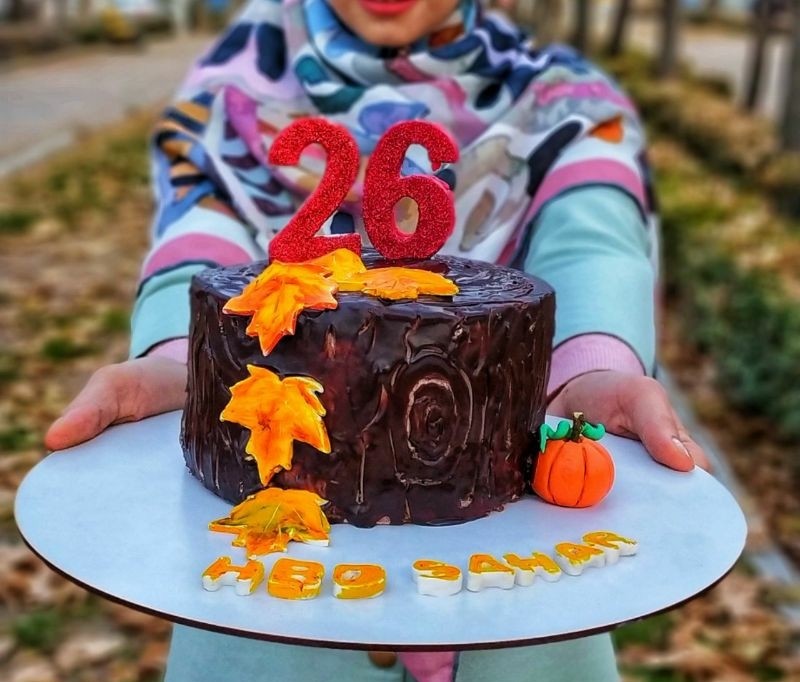 کیک من واسه تولدم 