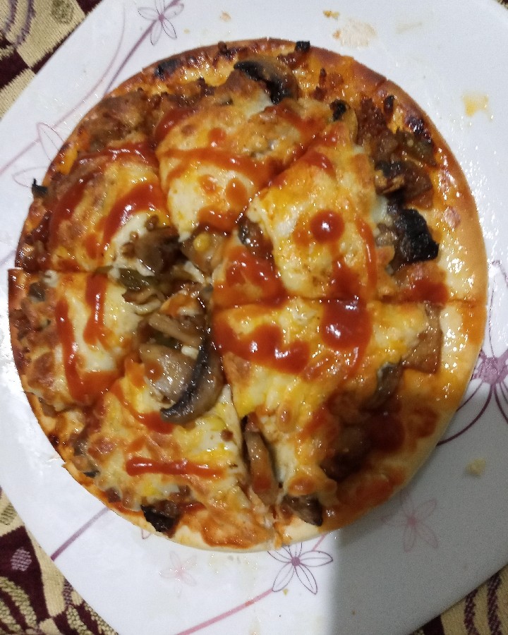 پیتزا گوشت و قارچ خونگی