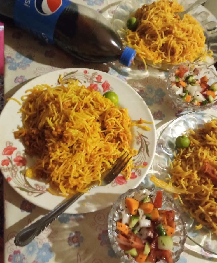 سلام شروع فعالیت من در پاپیون ۹۹/۹/۹دوستون دارم عشقا ماکارونی خوشمزه و خودم پز مامانم مریض شده بود ??