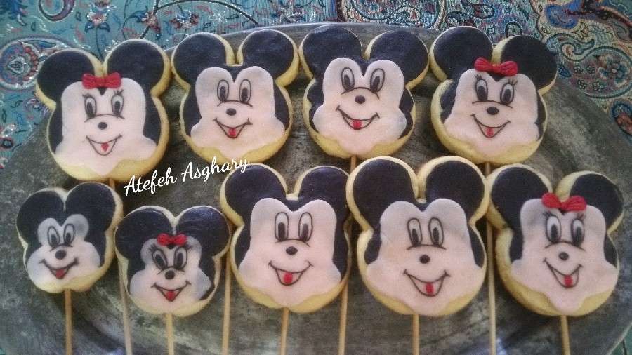کوکی تولد با طرح میکی موس به همراه تاپر غیرخوراکی میکی موس