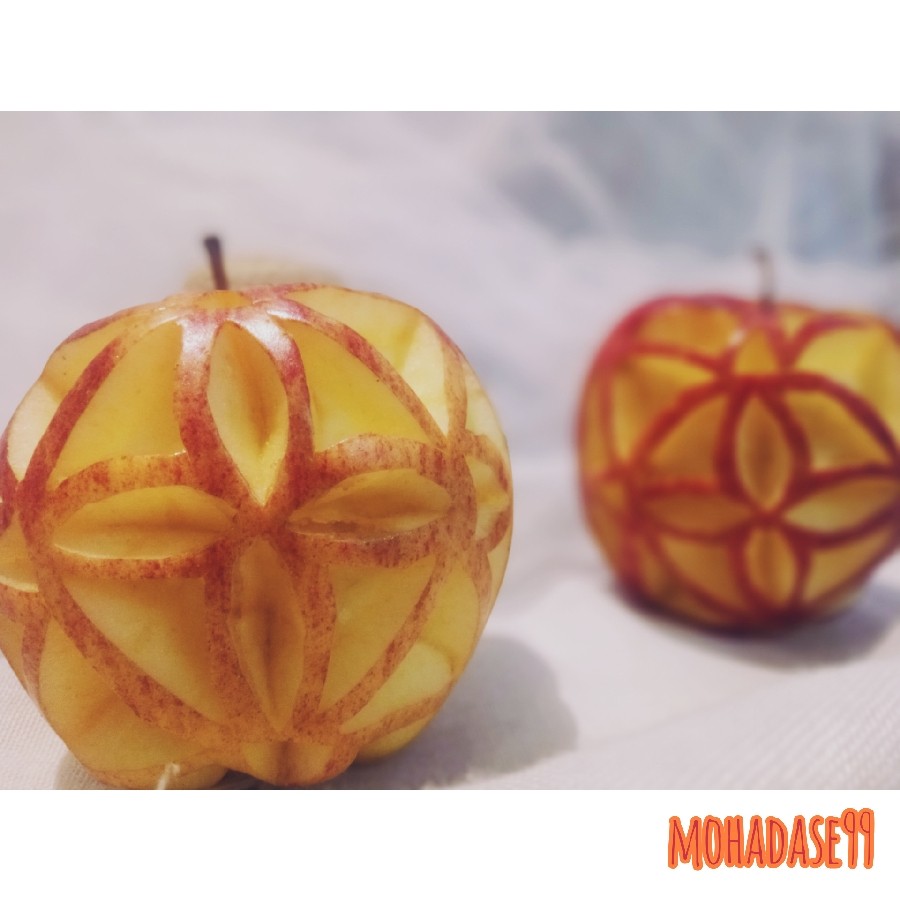 حکاکی روی سیب