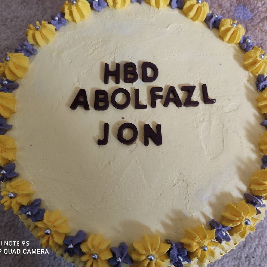 عکس کیک تولد بافیلینگ موزوگردووشربت آلبالو 