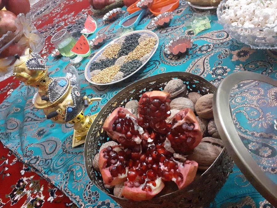 عکس سفره شب یلدا?