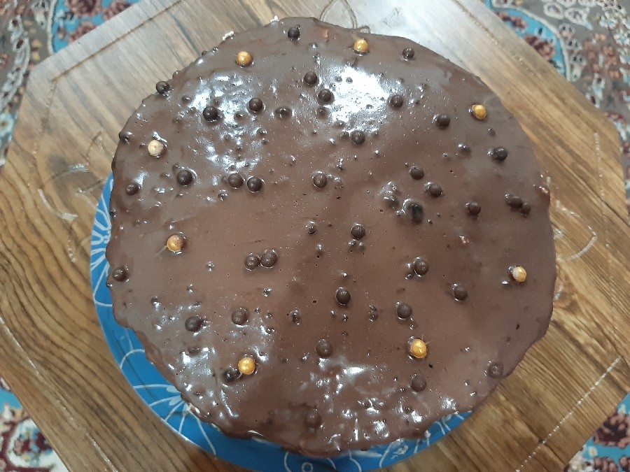 عکس کیک شکلاتی با روکش گاناش شکلاتی