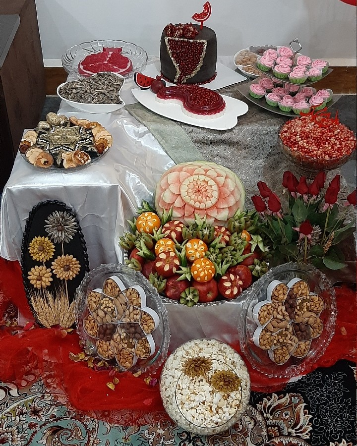 عکس میز شب یلدای ما