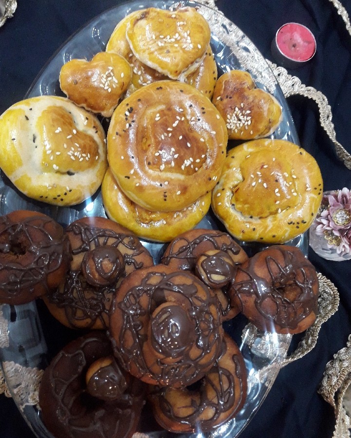 عکس دونات و نان خرمایی پریسا پز