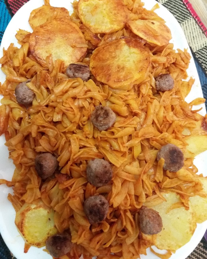 عکس ماکارونی با گوشت قلقلی