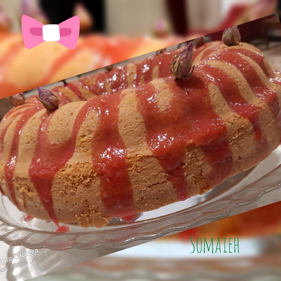 عکس کیک گلاب وزعفرون با سس شکلاتی