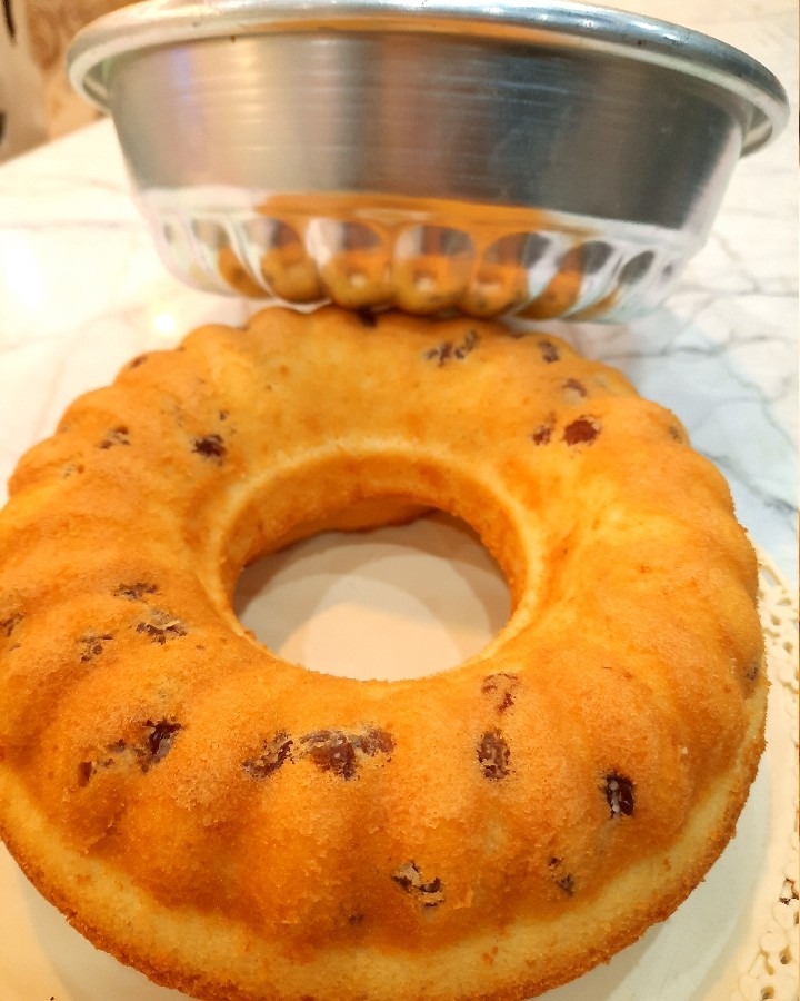 عکس کیک کشمشی و گردویی