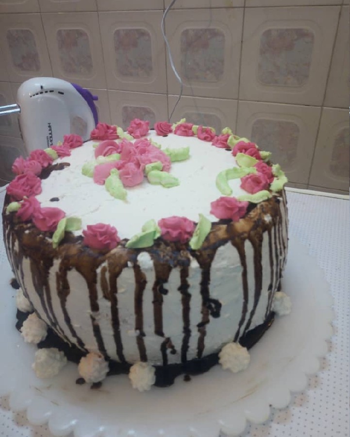 کیک  واسه تولد عمه سپیده 