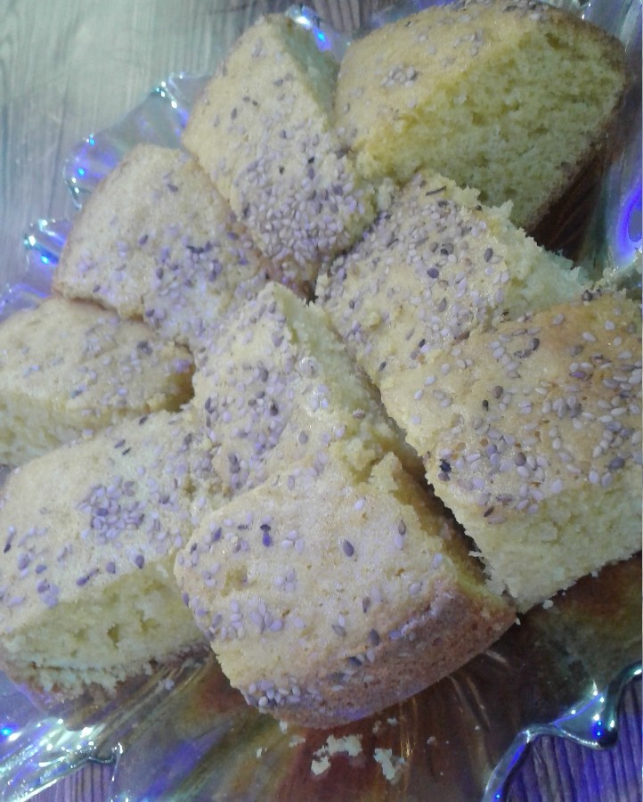 کیک اسفنجی زعفرونی 