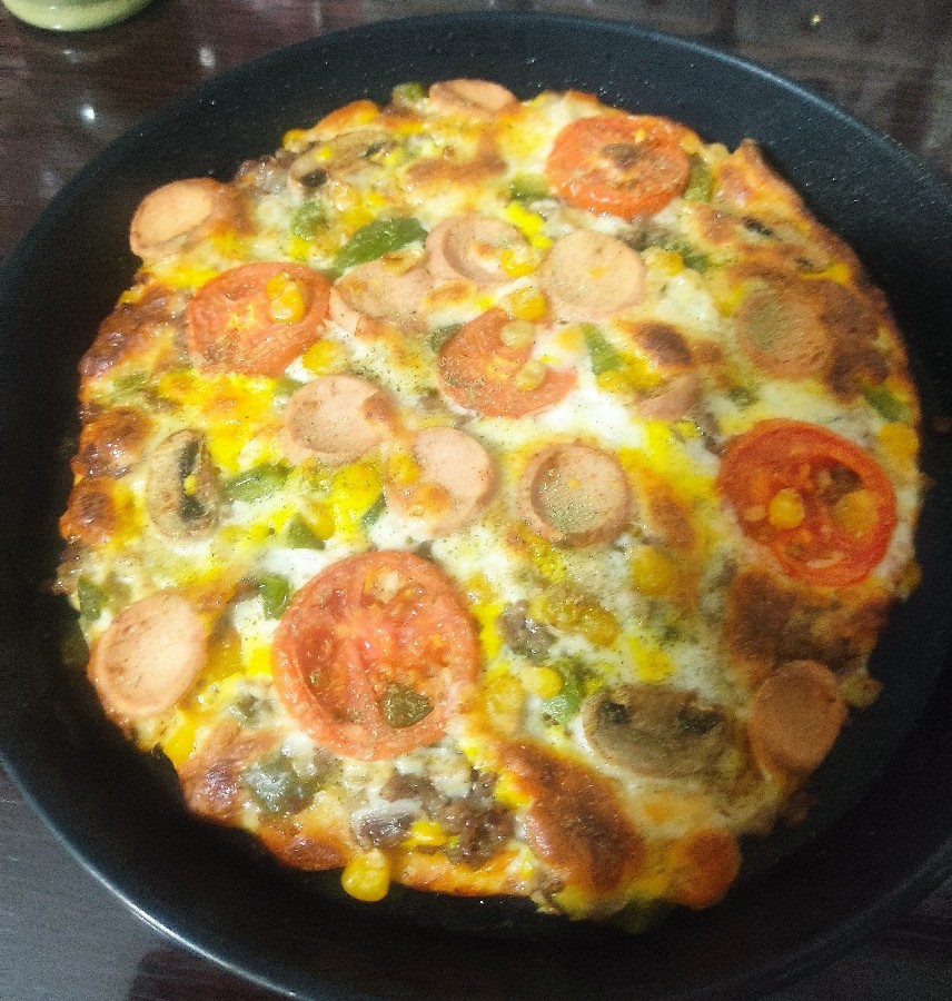عکس پیتزا گوشت و سوسیس