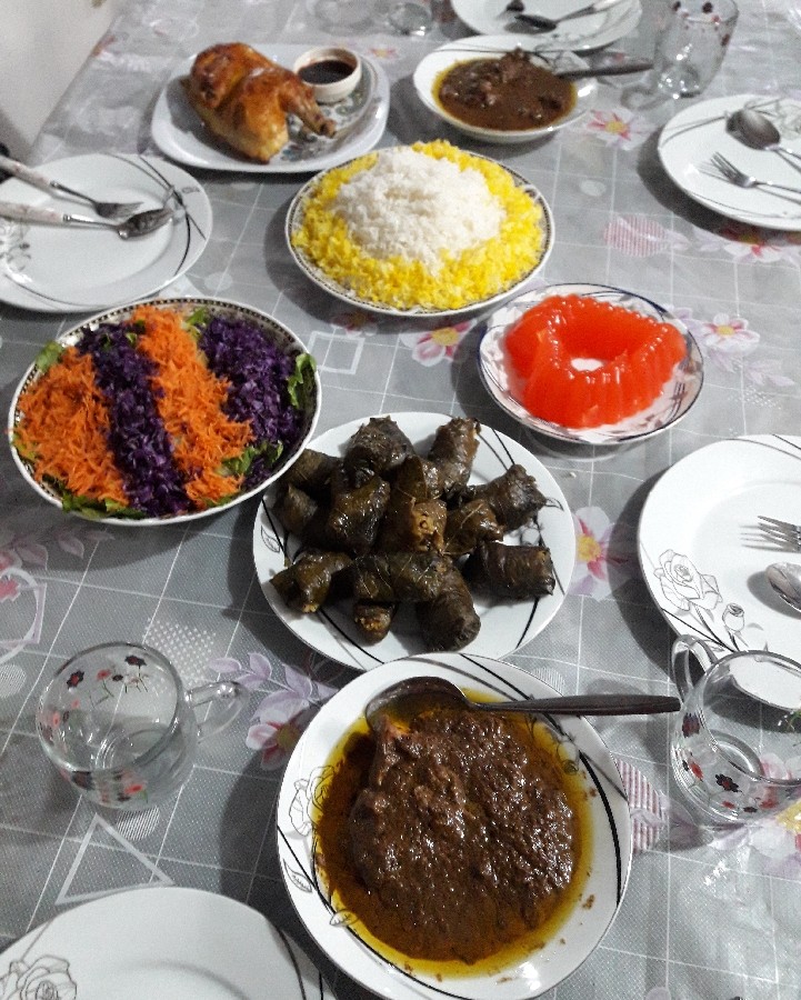 عکس شام شب یلدا