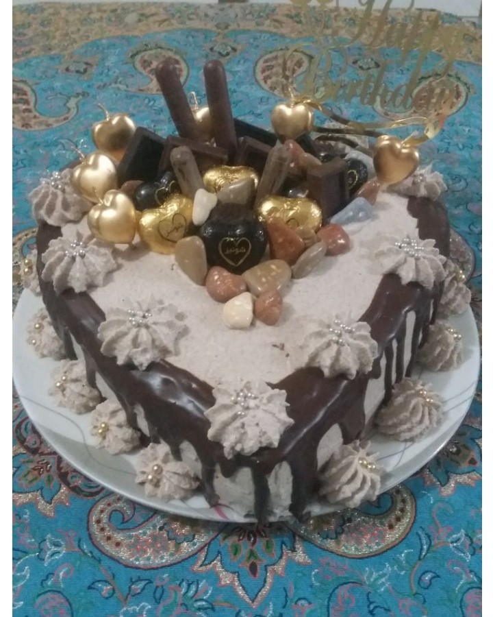 کیک خودم پز

برای تولد سفارشی 