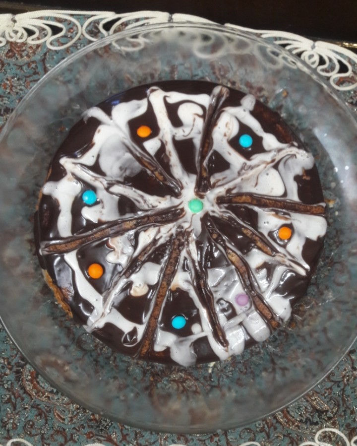 کیک خامه ای شکلاتی+اسمارتیز
