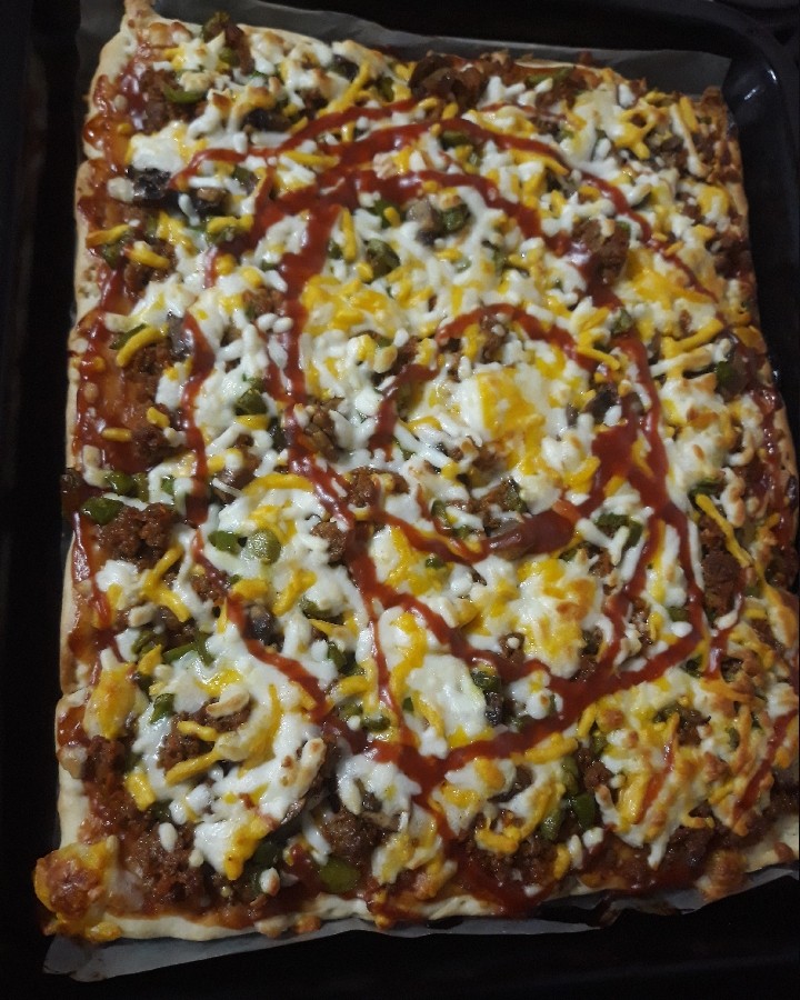 عکس پیتزا با خمیر خانگی 