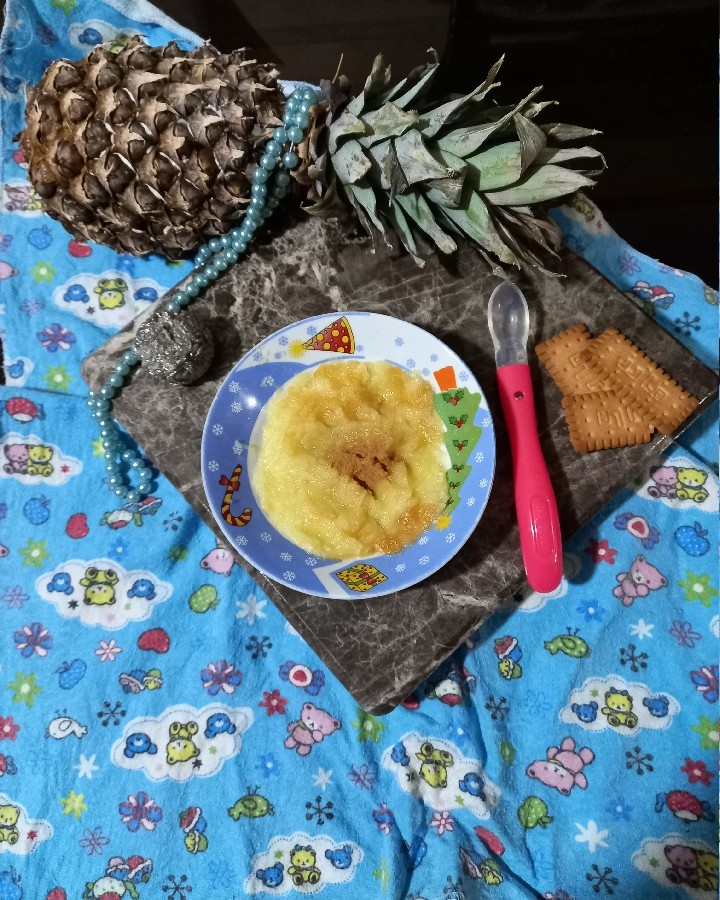 عکس غذای کودک  میان وعده مقوی برای پسرم پوره آناناس و سیب و دارچین 