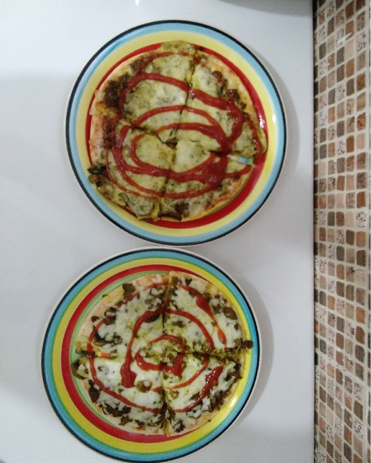 عکس پیتزا قارچ و گوشت(در تابه)