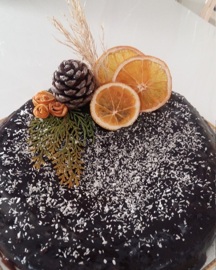کیک شکلاتی _ سالاد ماکارونی _ ژله رنگی