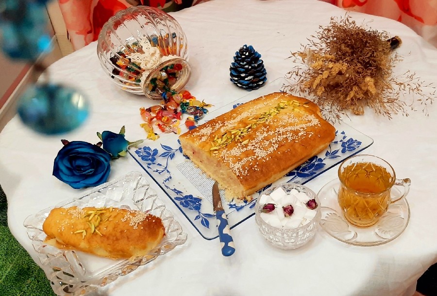 عکس کیک زعفرانی ...چای سبز