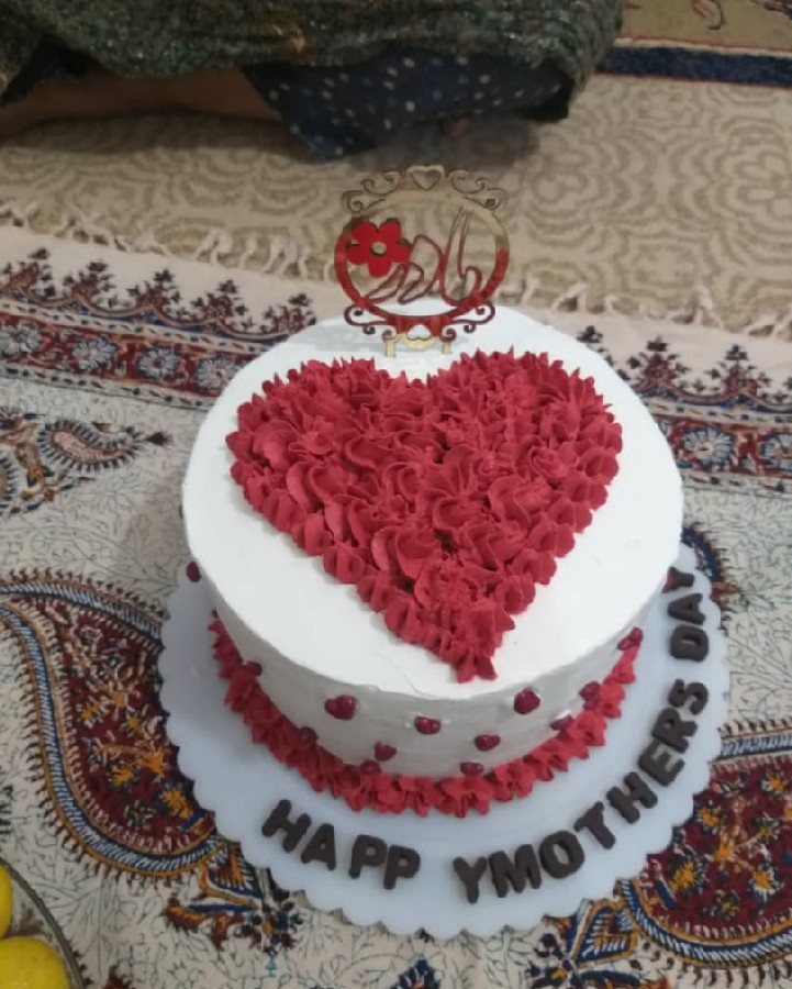 کیک من به مناسبت روز مادر برای مادرم