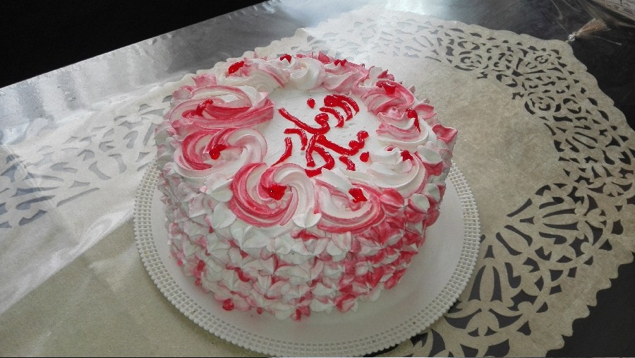 عکس کیک روز مادر با پایه ی کیک شیفون تقدیم به همه مادران عزیزم  