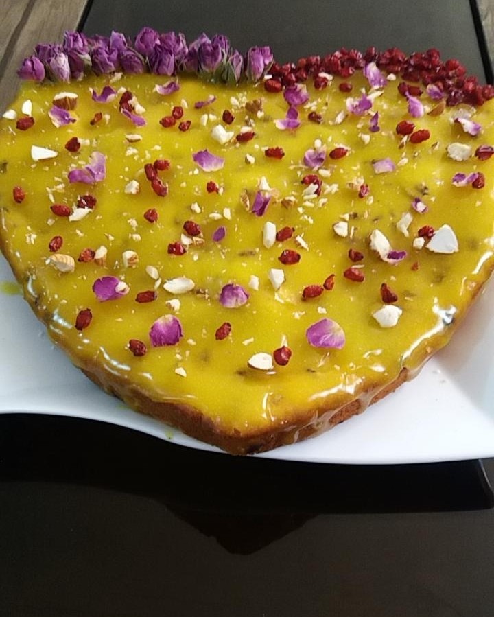 عکس کیک زعفرانی زرشکی ، دسر زعفرانی حبابی