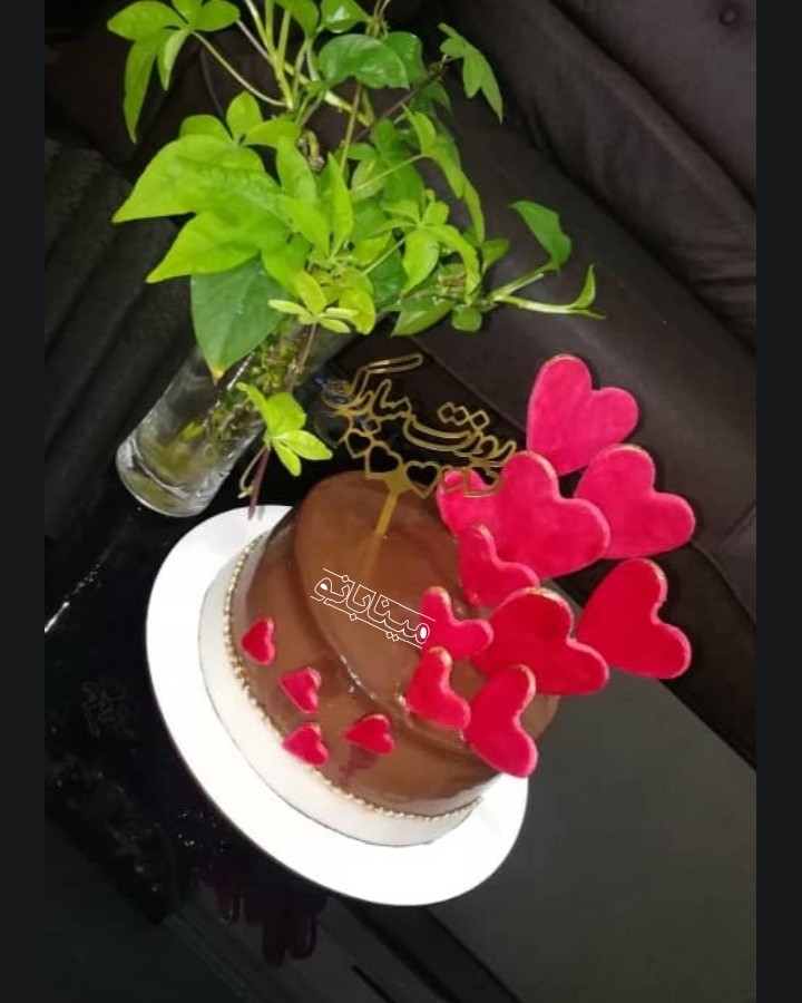 # کیک شکلاتی با تزیین فوندانت خانگی 