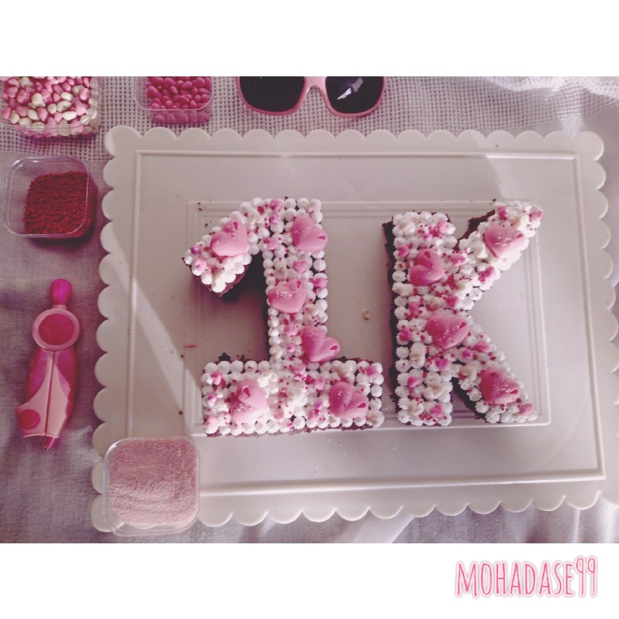 عکس سابله کیک«۱k شدنمون مبارک?»