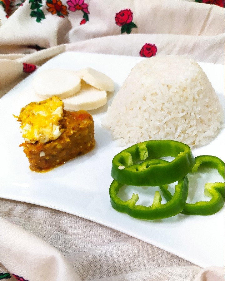 عکس میرزا قاسمی با کته دور چین سبزیجات