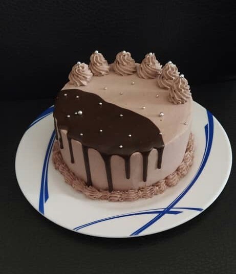 کیک اسفنجی شکلاتی