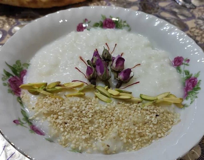 عکس شیر برنج با عطر گلاب