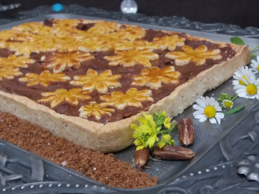 عکس تارت خرمای مغزدار