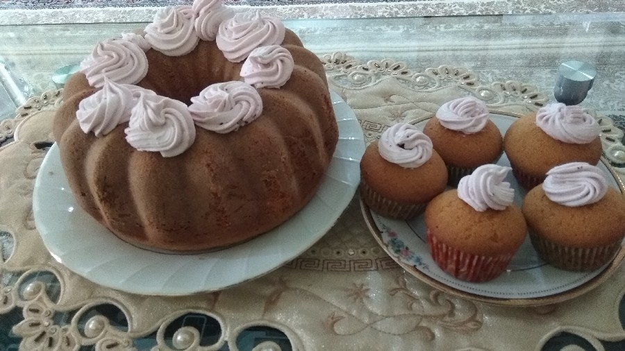عکس کیک هل و گلاب با تزیین ساده به مناسبت عید مبعث