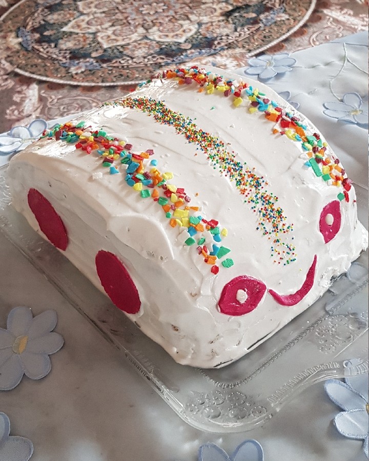 عکس سلام به دوستان پاپیونی  کیک تولد پسرم هست که خودم درست کردم  زیاد خوب نشده  ?