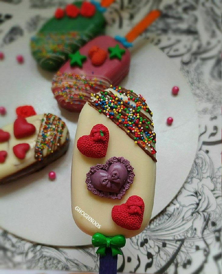 عکس #پاپسیکلز#کیک‌#شکلاتی #قلب#فوندانت #ترافل #شکلات #