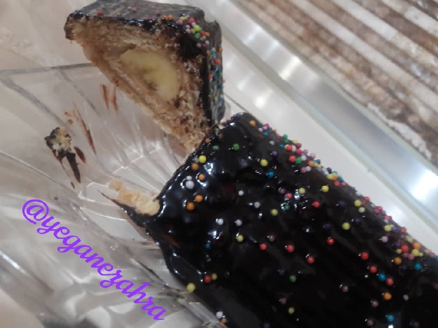 عکس کیک یخچالی هرمی با مغز موز