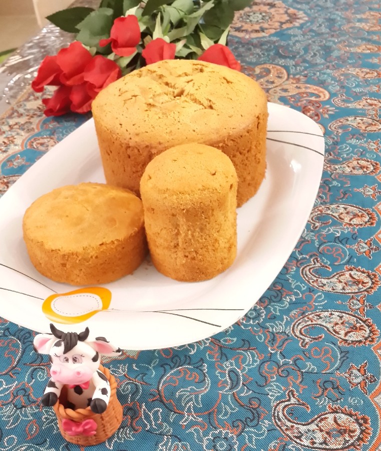 عکس کیک با شیره خرما(کیک در قوطی و قالب دایره ای)