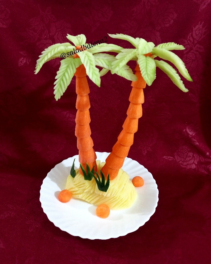 عکس درخت با هویج و خیار
