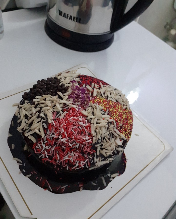 عکس کیک با روکش شکلاتی 